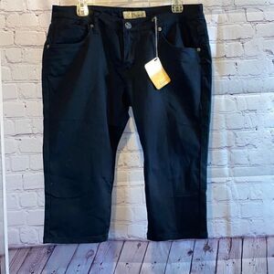 Hybrid and company Capri 